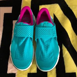 Nike sock dart shoes